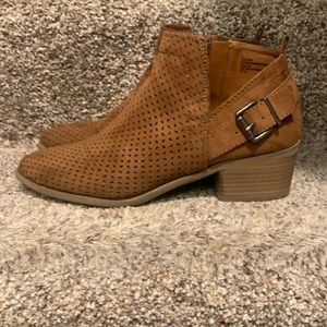 Women’s Universal Thread ankle boots